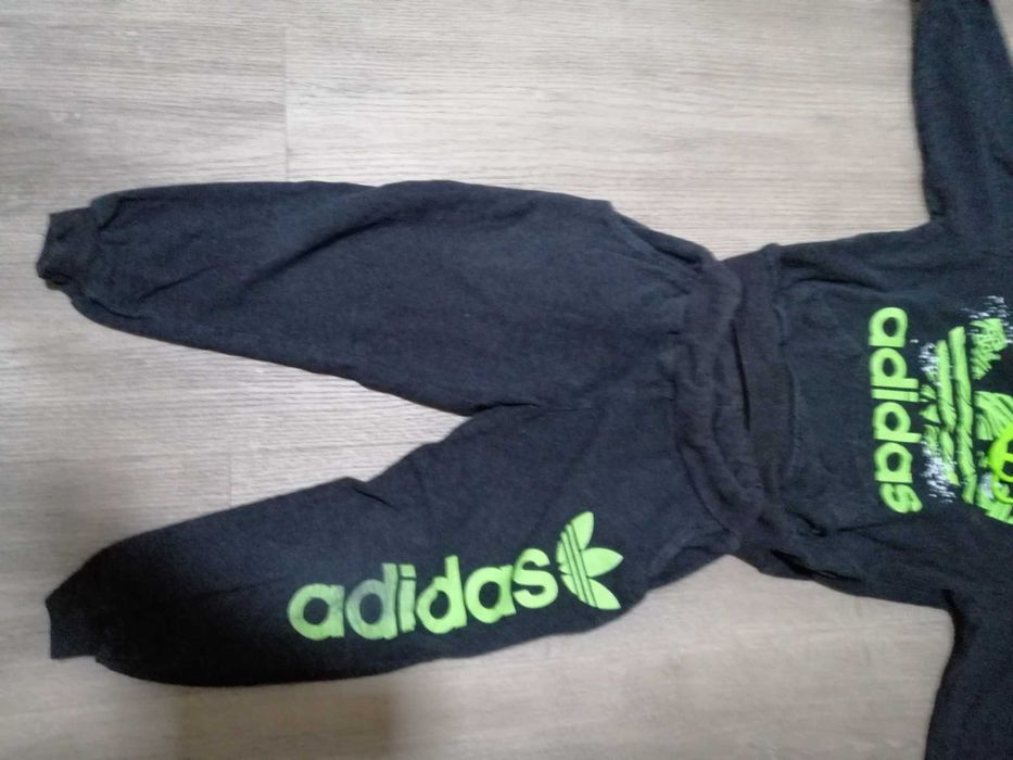 Fato de treino da Adidas, 6 anos