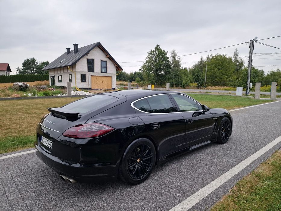 Porsche Panamera 4S PDK Black&White Pakiet