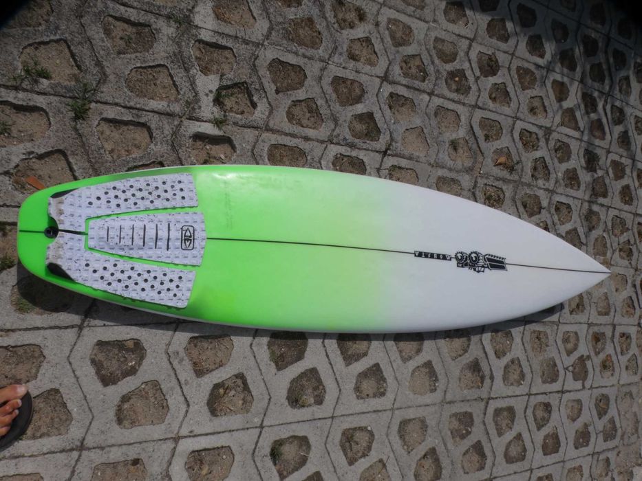 Prancha JS 6´2" Quilhas FCS II Monsta10