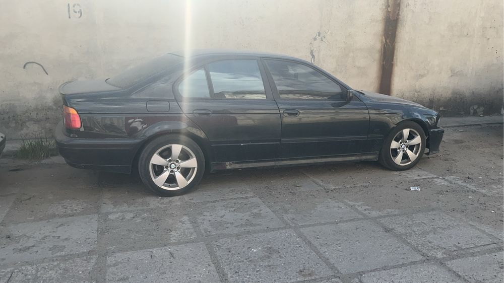 Продам е39 1998г