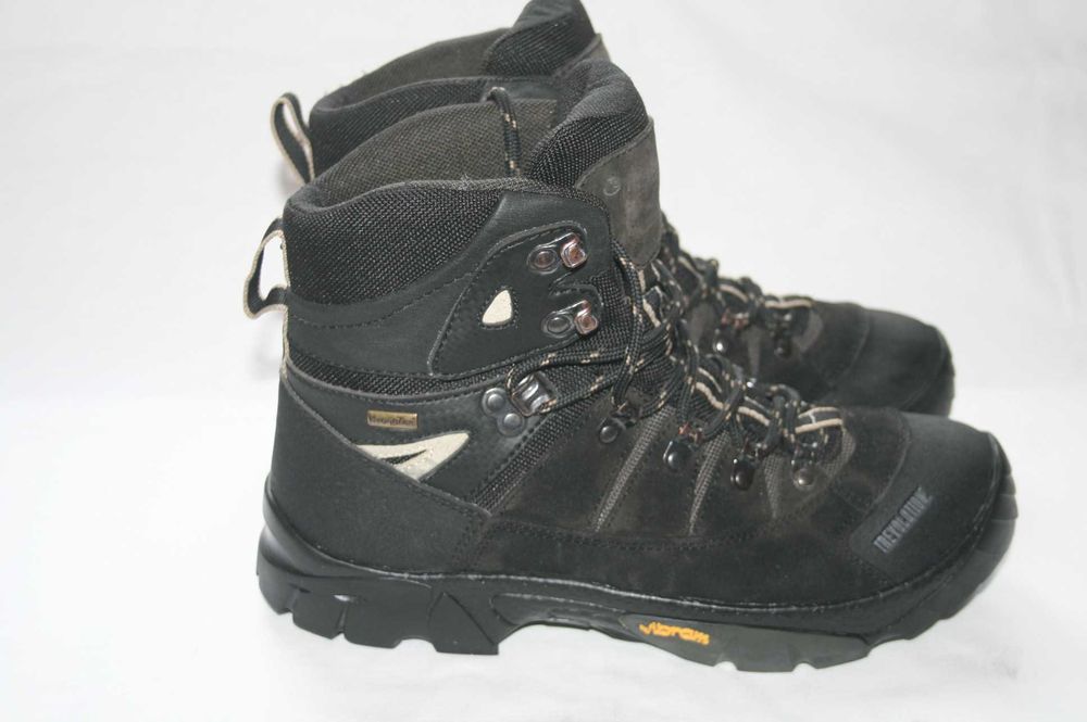 Трекінгові  черевики  роз. 42  уст.26.5см.