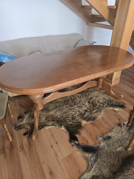 Stół drewniany rozkładany  z krzesłami