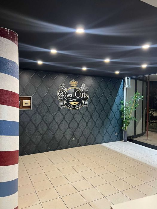 Aluga-se loja na Praia da Rocha (Portimão)