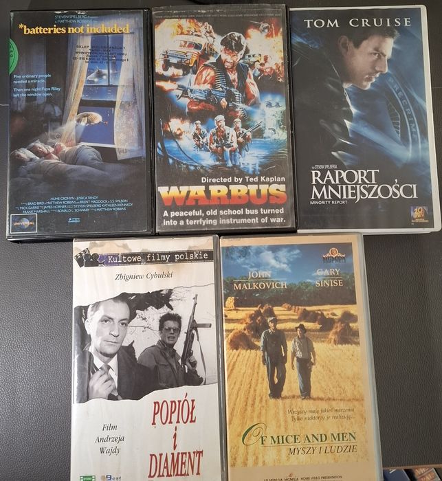 Bez baterii nie działa. Autobus wojenny i inne. Zestaw kaset VHS