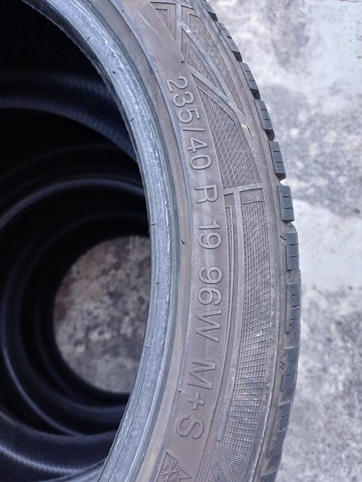 4 pneus 235 40 r19 vredestein