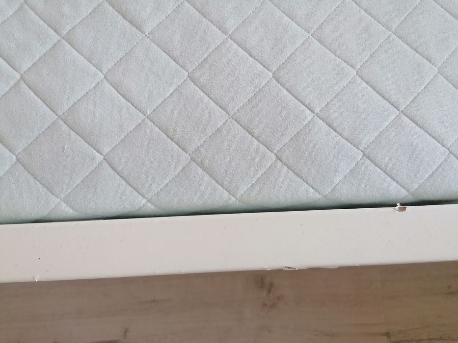 Łóżko Busunge 80×200cm