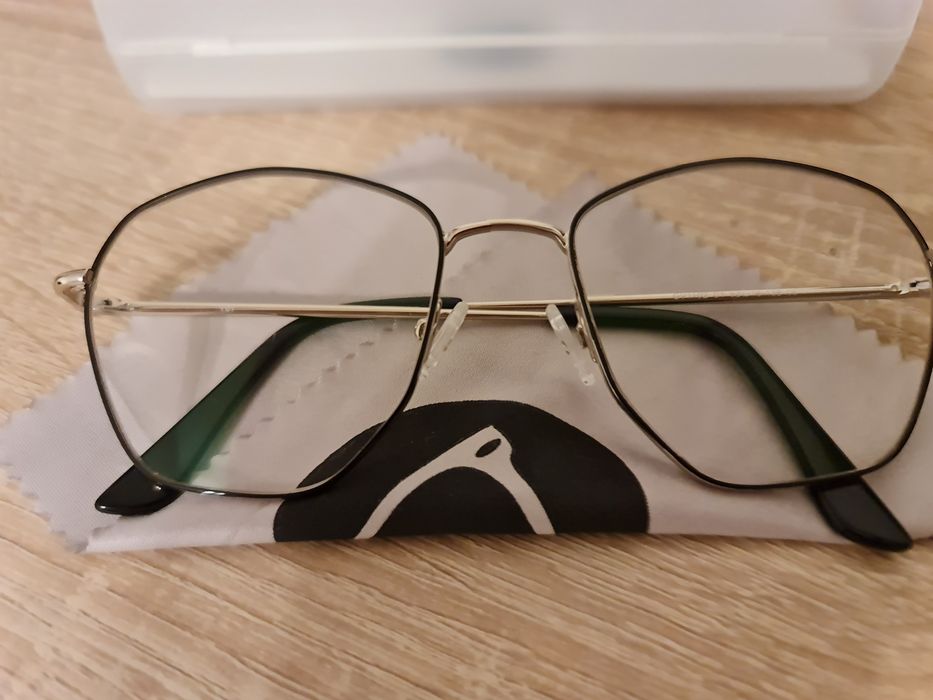 Nowe korekcyjne okulary kameleony