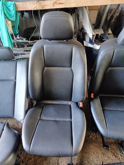 Wnętrze Mercedes w204 Sedan Fotel Kanapa Boczki Czarna skóra Wysyłka
