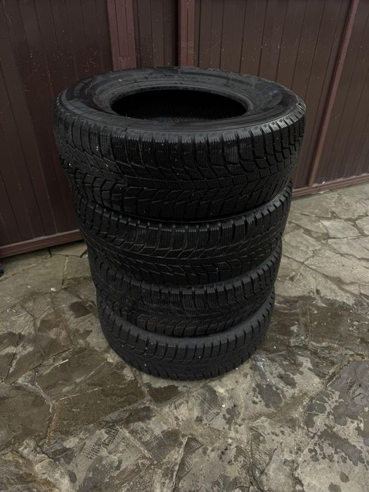 Шини вживані зимові Triangle 235/70 R16