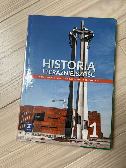 Podreczniki -liceum/ technikum historia, biologia,