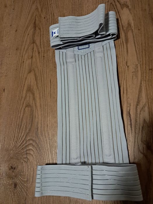 Pas korygujący postawę M