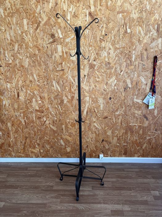 Cabide de Pé Metálico Preto – 180 cm