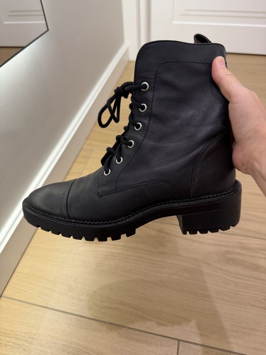 Жіночі шкіряні черевики Zara
