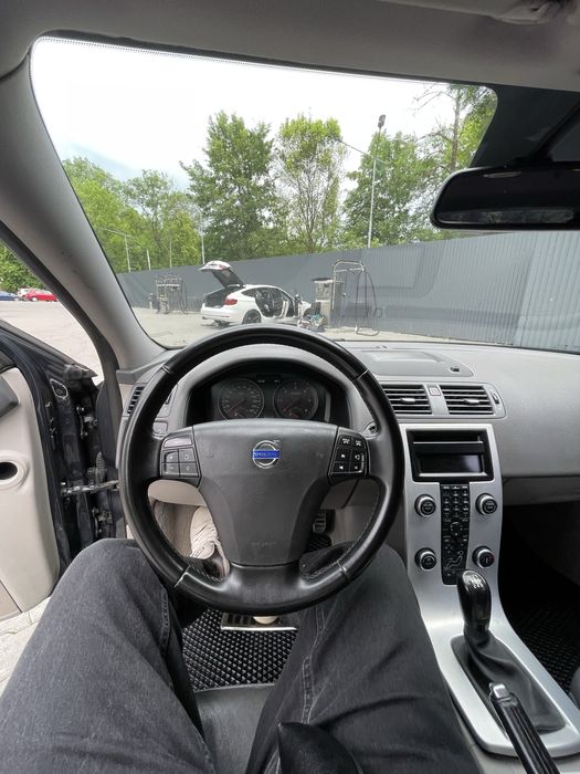 Продам volvov50 2010 р