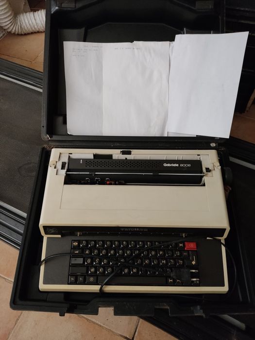Typewriter Like New Gabriele 200864740937524609121