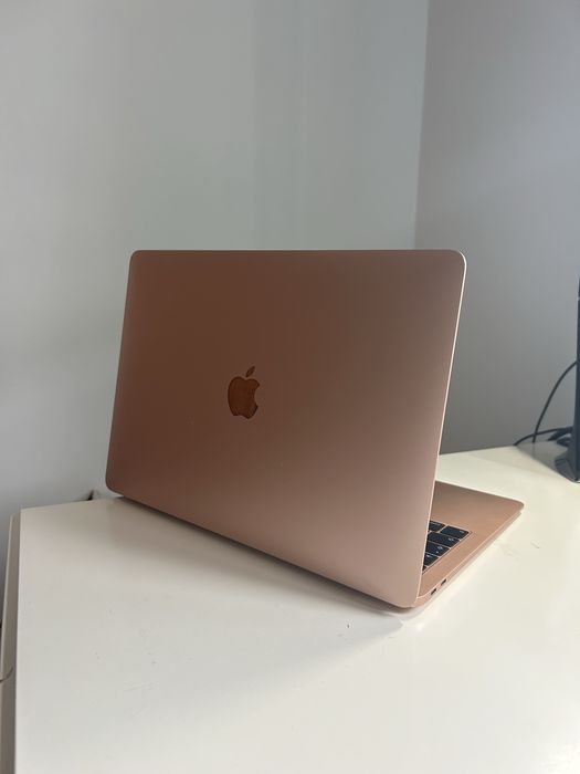 Macbook Air 2018446402610731438081