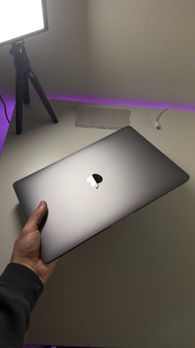 MacBook Air M1 de 2024 | 8Gb RAM | 256 Gb SSD | Base Model