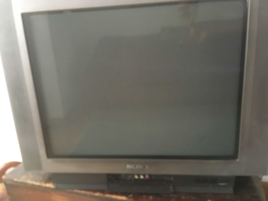 Televisões Sony e Grundig — Decoração, Retro Gaming ou Produção