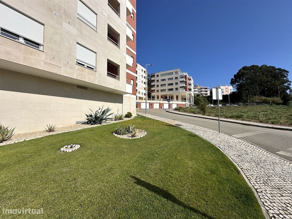 Apartamento T2 c/ garagem - Urb. Santa Maria — Tavarede, Coimbra