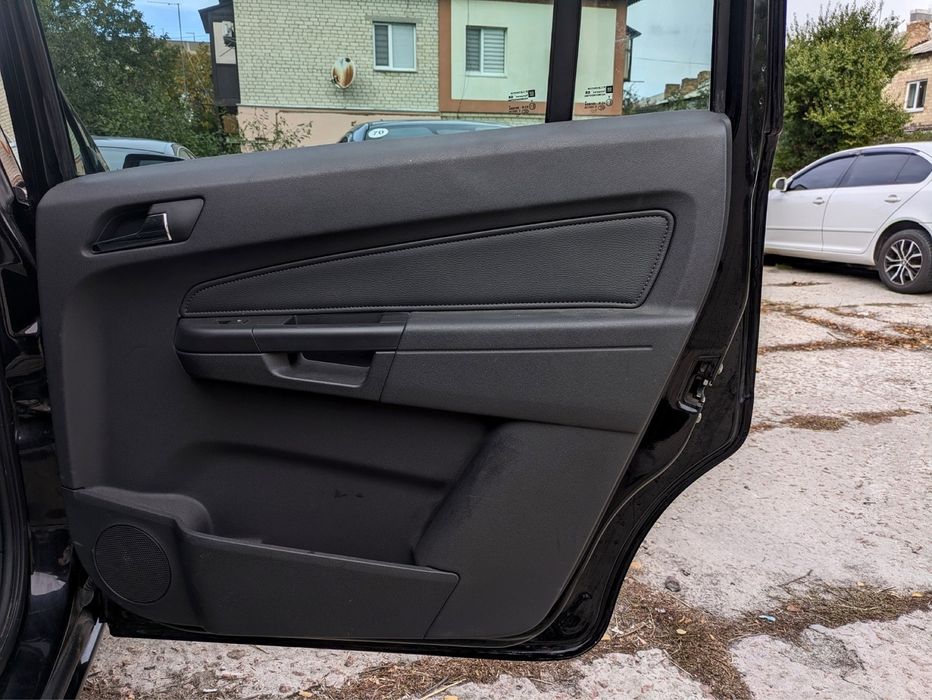 Продам Opel Zafira