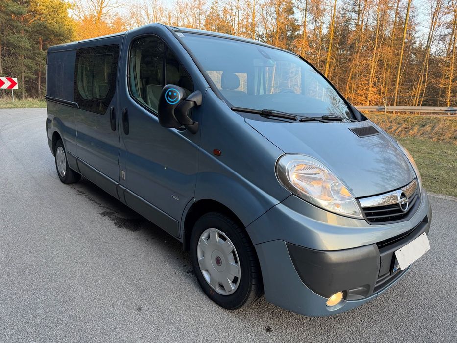 Opel VIVARO  2.5 CDTI - 6 osób brygadówka LONG DŁUGI KLIMA