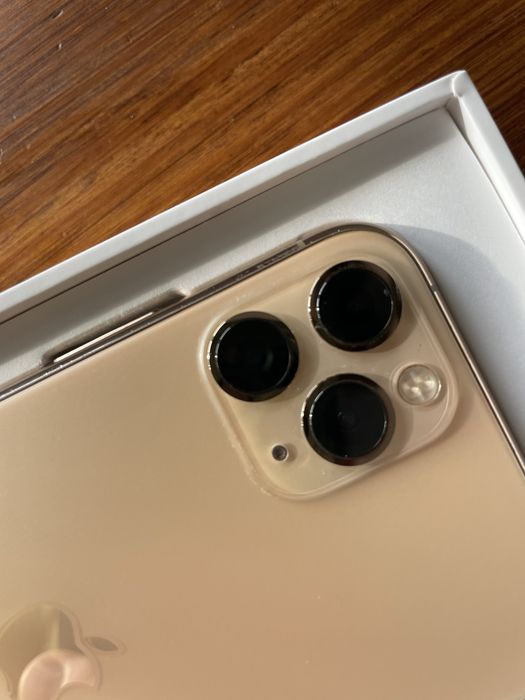 iPhone 11 Pro …..