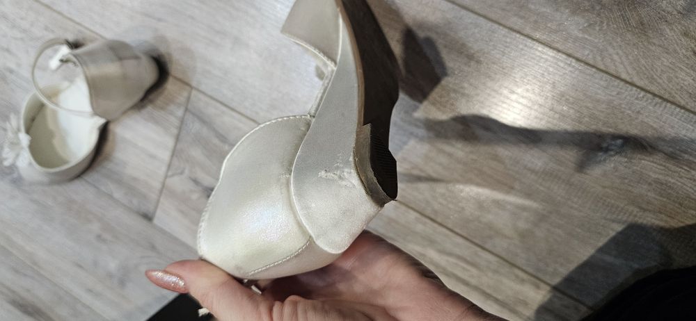 Buty do komunii r.36 komuijne