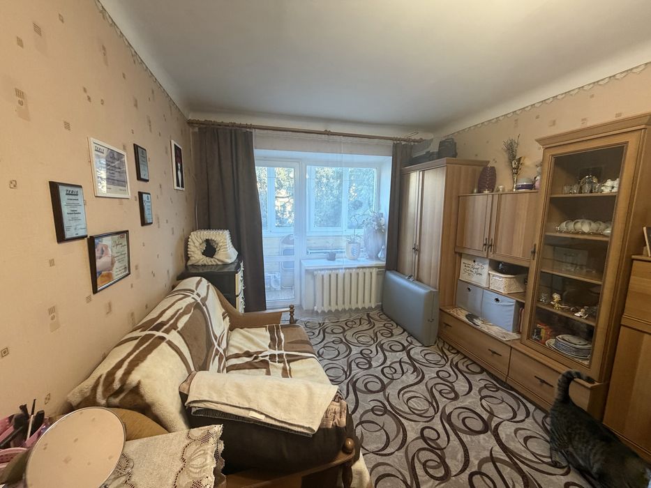 Продам однокімнатну квартиру в центрі