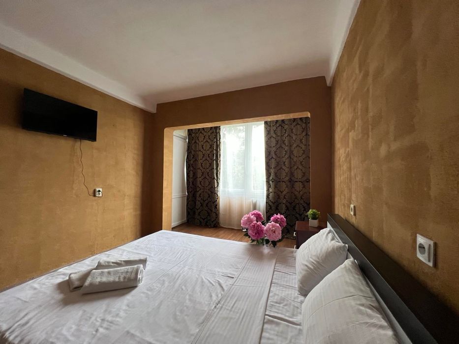 1к Центр Печерcьк Військовий шпиталь 5 хв. Подобово Погодинно Квартира