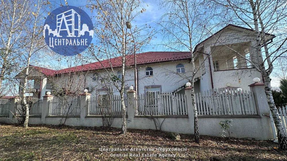 Продаж комерційного комплексу за 30 км від Чернівців