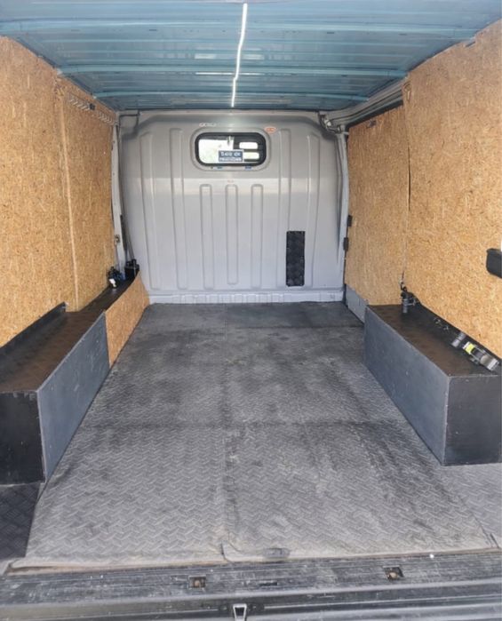 Transporte com carrinha – cargas leves e médias