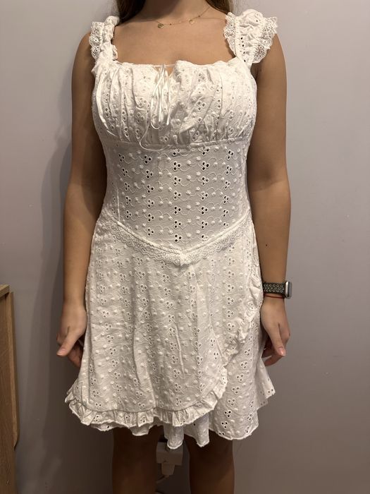 Elegancka sukienka ze spodenakmi