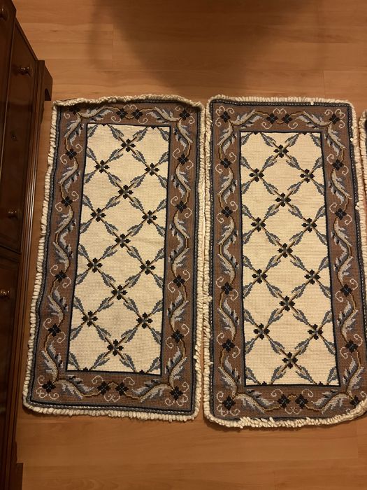 Conjunto de 3 tapetes de Arraiolos