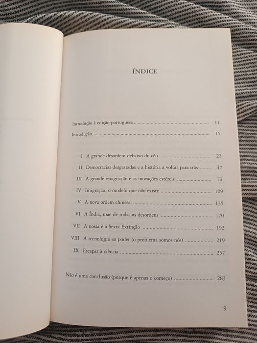 Lote livros de política e economia