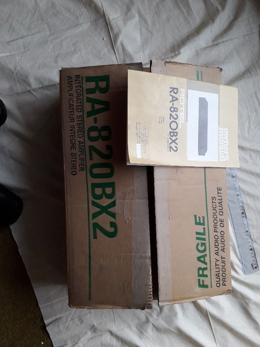 Amplificador Rotel RA - 820BX2