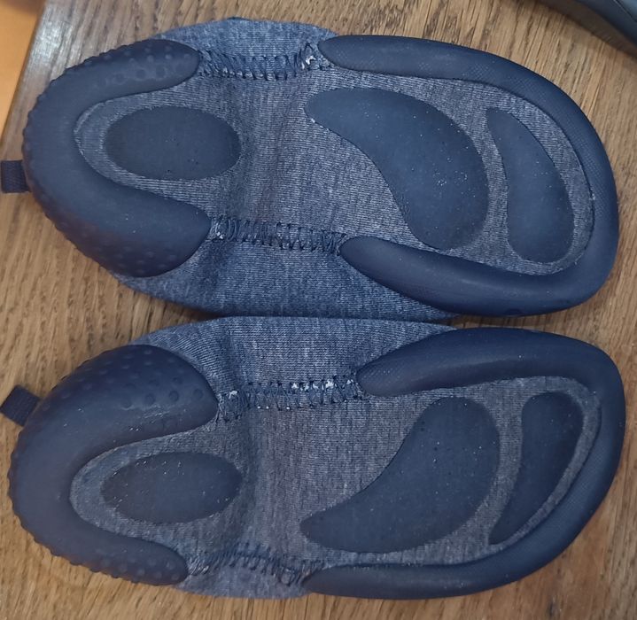 Pantofelki Domyos z gumkami 31
