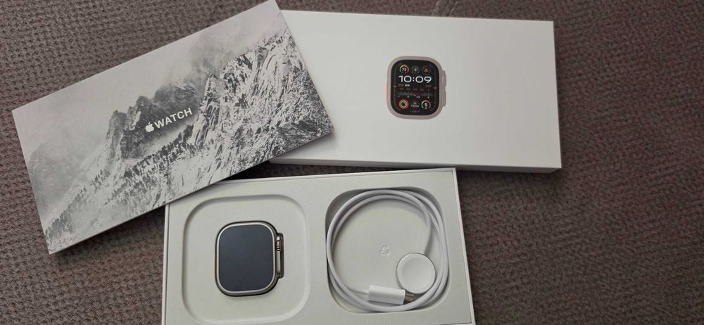 Używany Apple Watch Ultra 2 GPS + Cellular (49 mm, srebrny)