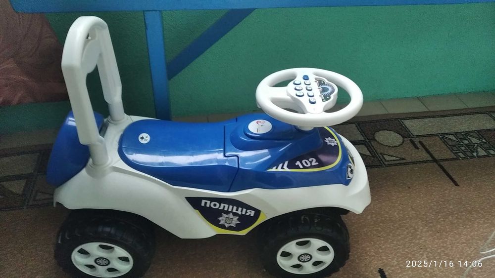 машинка толокар дитяча