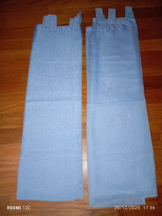 Cortinas azul claro transparentes