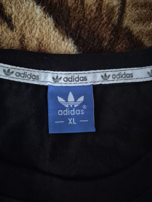 Футболка Adidas.
