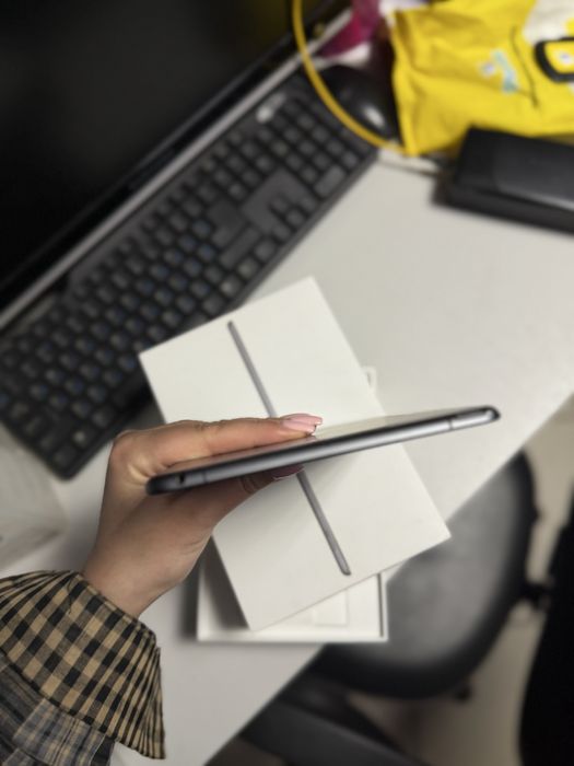 Продаем Ipad 5 mini 64gb Space grey Износ батареи 97%