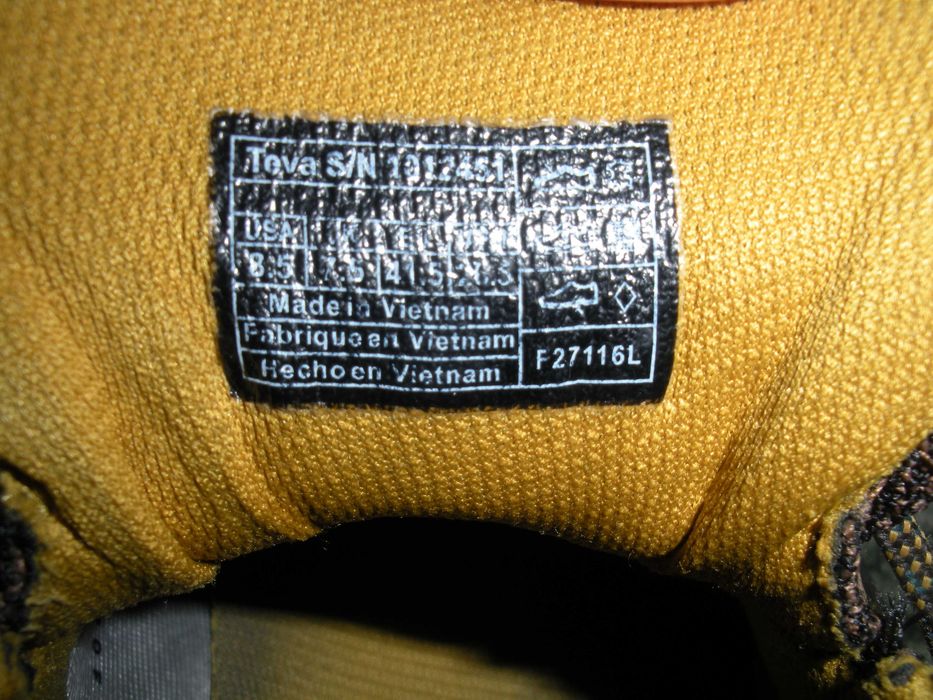 Кроссовки Teva Arrowood