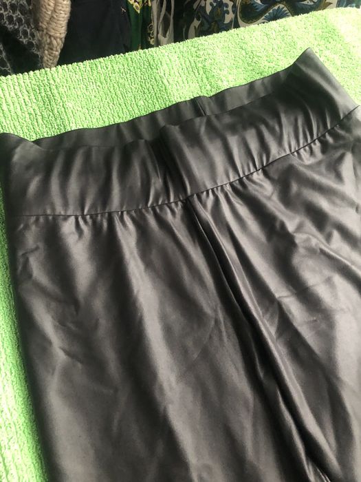 Legginsy z eko-skóry RAINBOW – Rozmiar M jak nowe