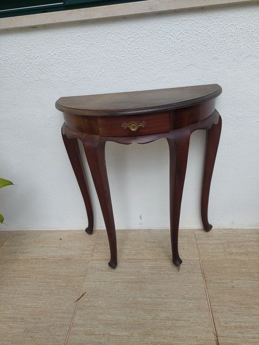 Vendo mesa para telefone antiga