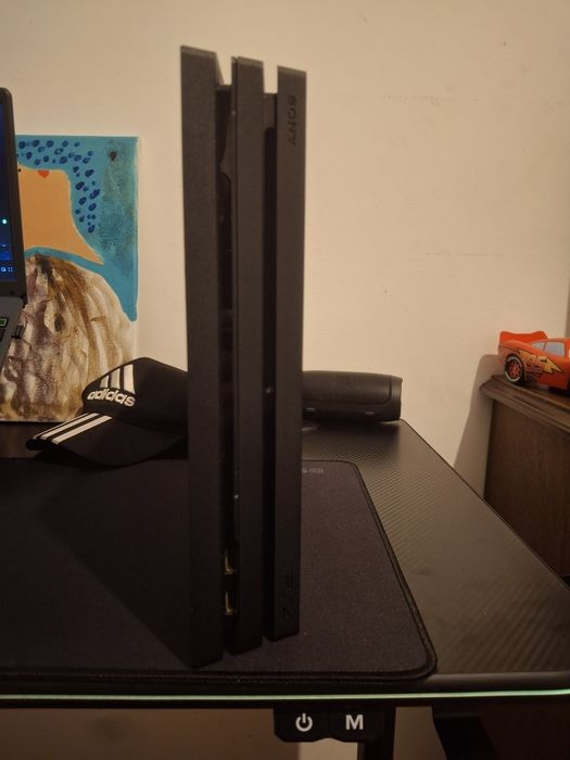 PS4 PRO EM EXELENTE ESTADO