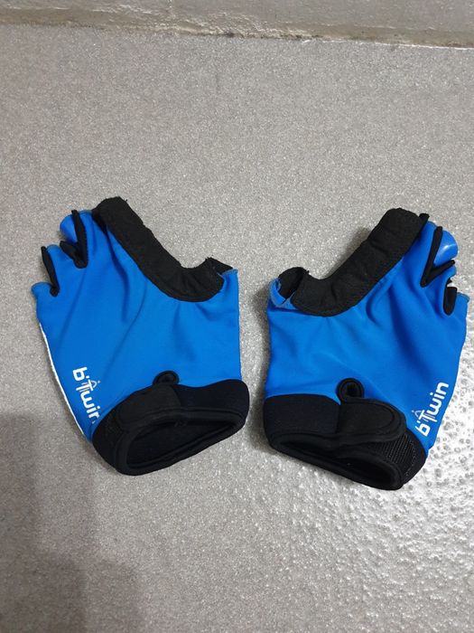 Vendo conjunto mochila, capacete e luvas de BTT/ Bicicleta