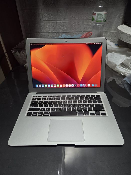 Ноутбук Apple A1466 MacBook Air 13 i5 256 ssd