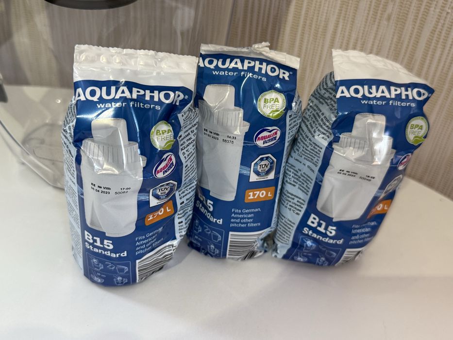 Фільтр-глечик ТМ Аквафор Ідеал з трьома картриджами В15