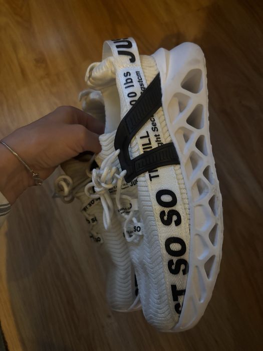 Buty  sportowe 40