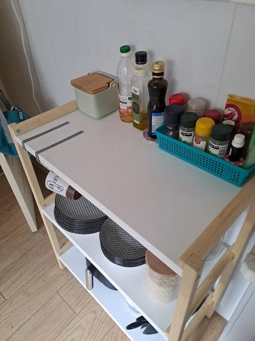 Estante aberta IKEA EKENABBEN – excelente estado